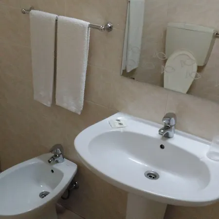 בית הארחה Residencial Marisela