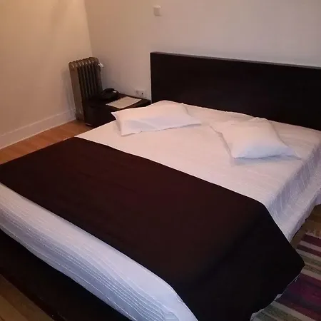 Residencial Marisela Πανσιόν 2*